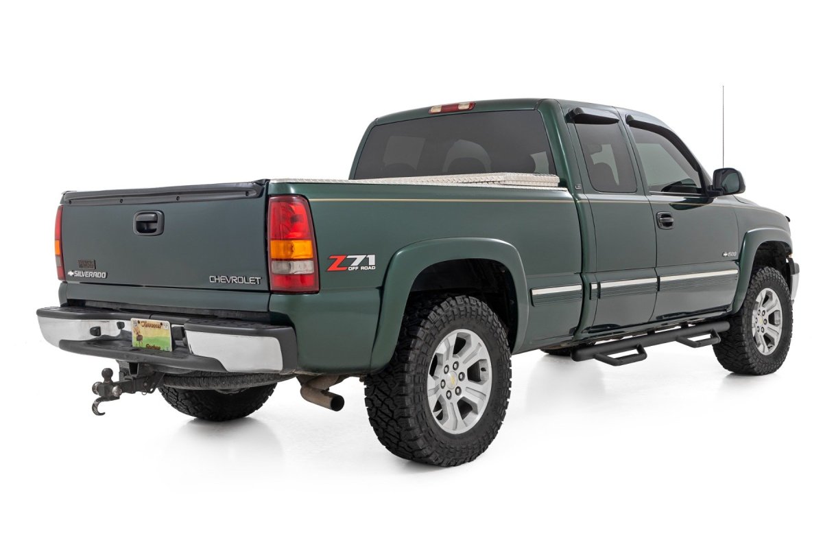 GMC Sierra 2500 HD Nerf Steps - Cab Length - Rough Country - '01-'06